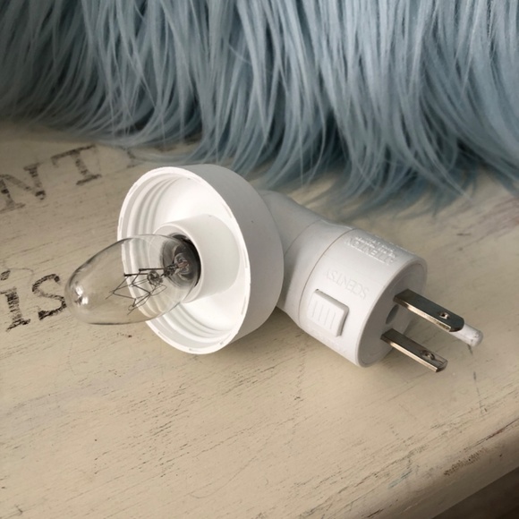 Scentsy WILDLIFE Mini Plug In Wax Warmer Lighted Frosted Glass Winter Deer Trees - Picture 14 of 16